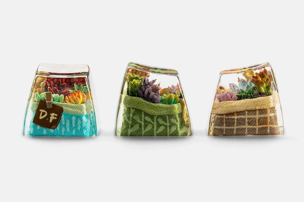 Dwarf Factory，Handmade，resin，product design，Mechanical keyboard，Glass container key cap，