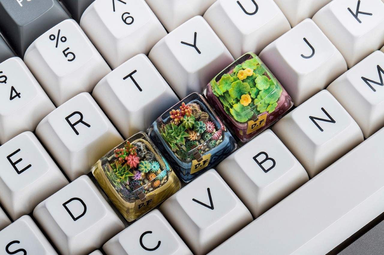 Dwarf Factory，Handmade，resin，product design，Mechanical keyboard，Glass container key cap，