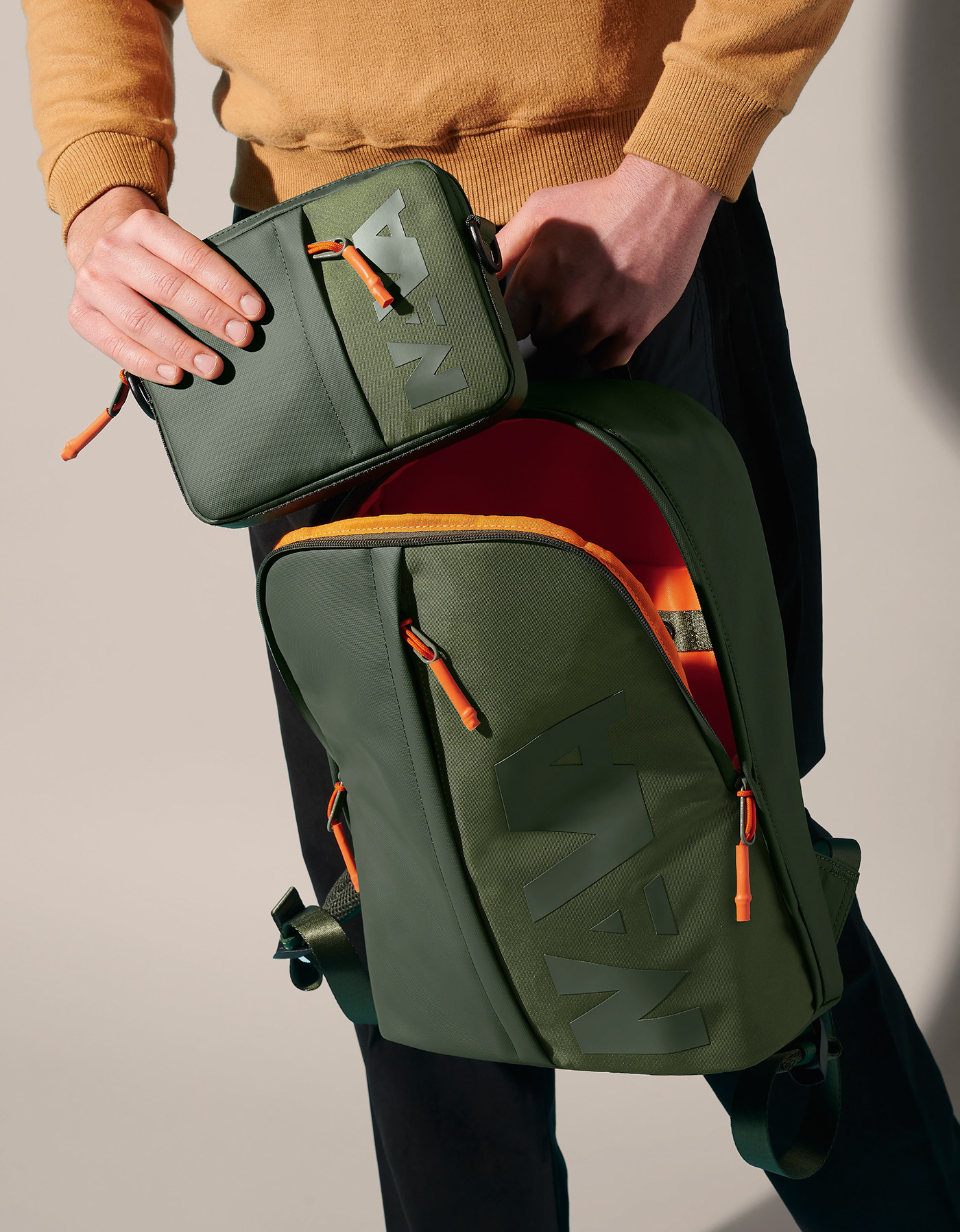 knapsack，Travelling bag，pu，