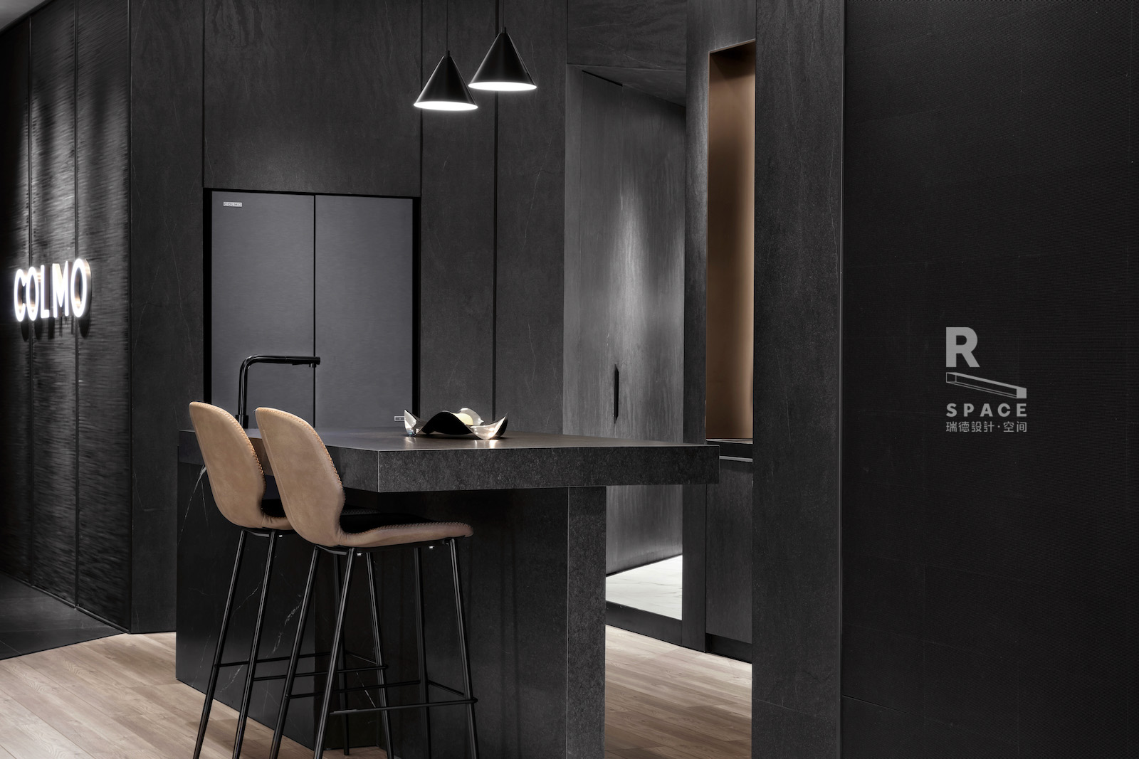 Red design，space design ，Si design，Beautiful，High end design，