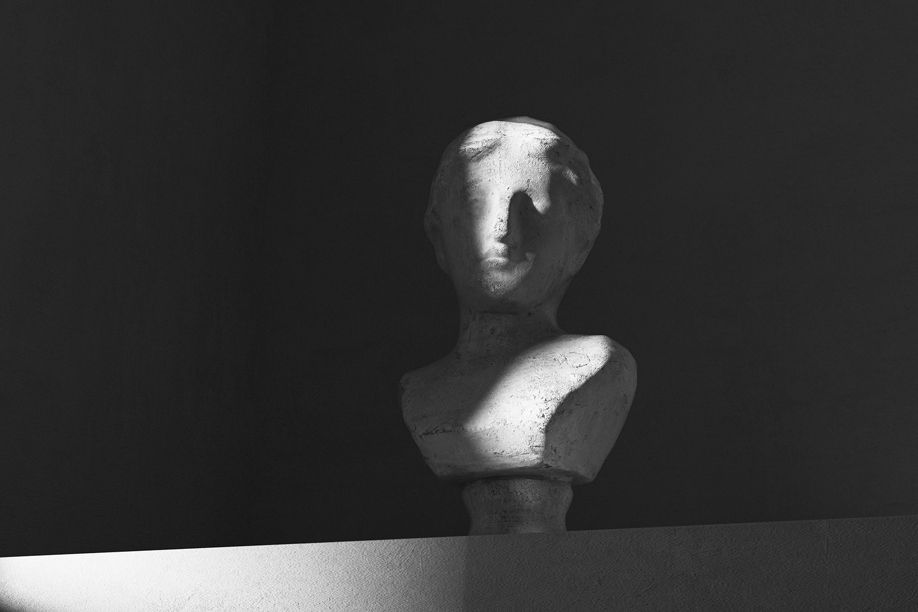 c4d，octane，Product rendering，space，esthetics，Light and shadow，hyperrealism ，