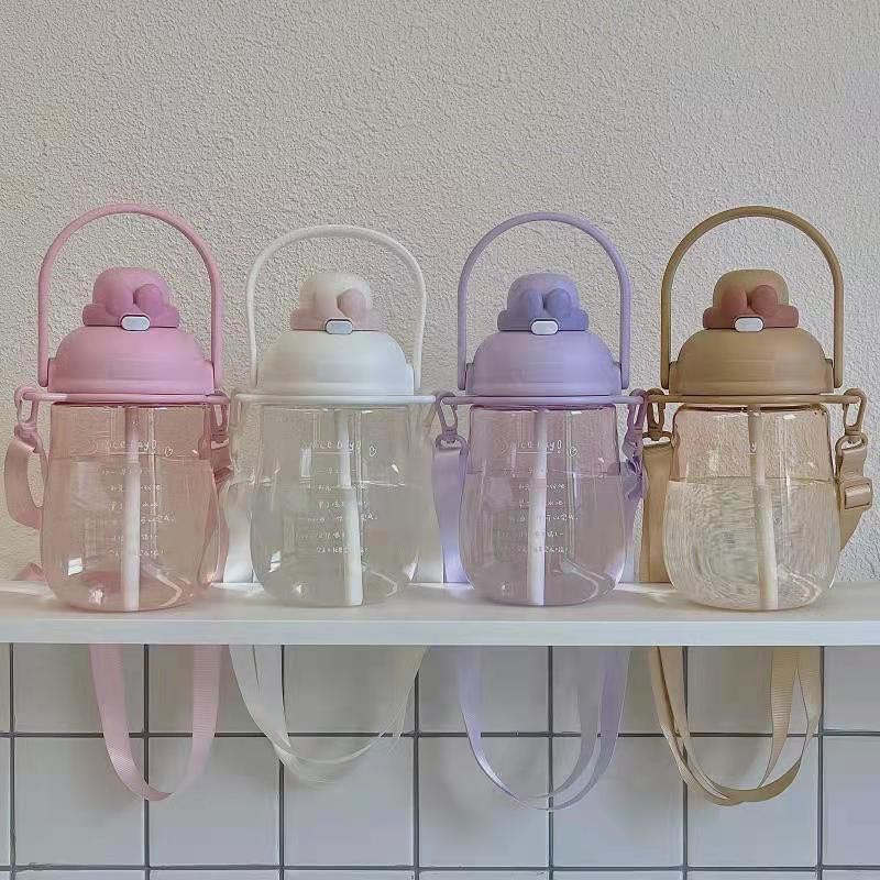 Plastic water cup，