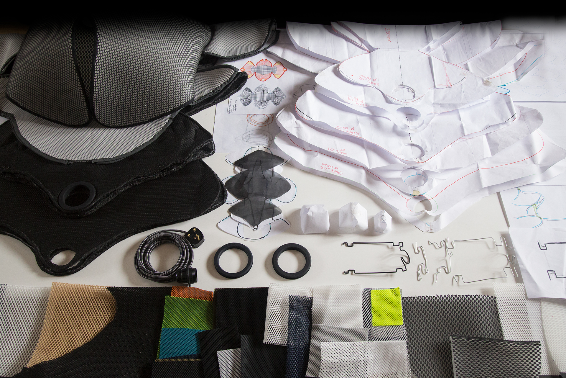 LOOP lamp，lamps and lanterns，fabric，bedding article，sportswear，Air net，a chandelier，personality，