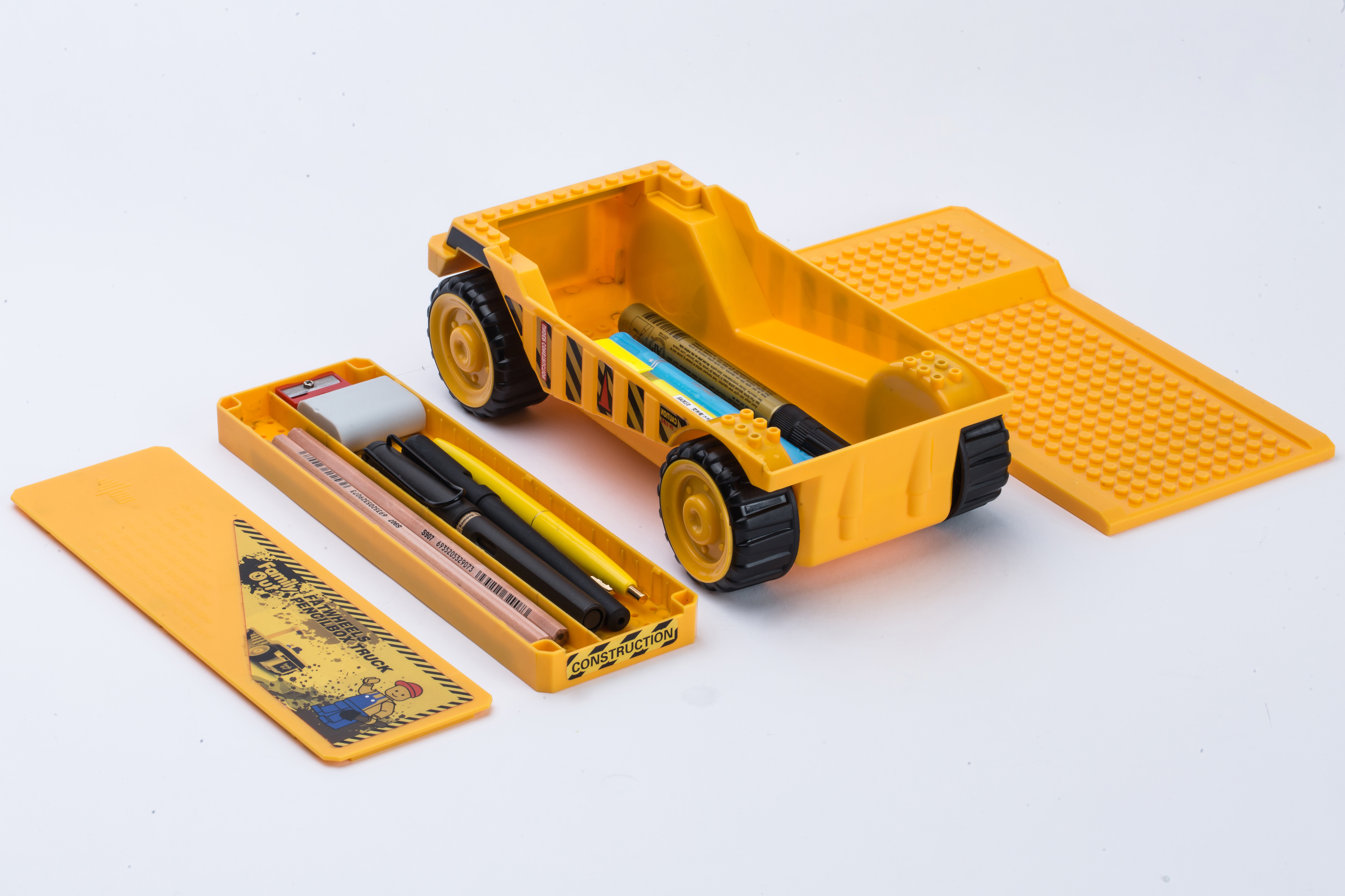 Engineering vehicle，Building blocks，pencil case，Stationery，
