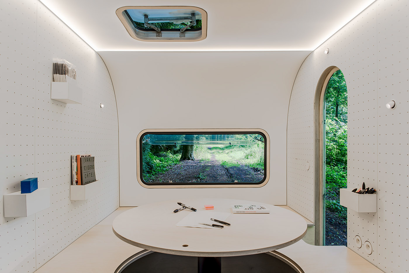 Dojo wheels，Touring car，interior space ，