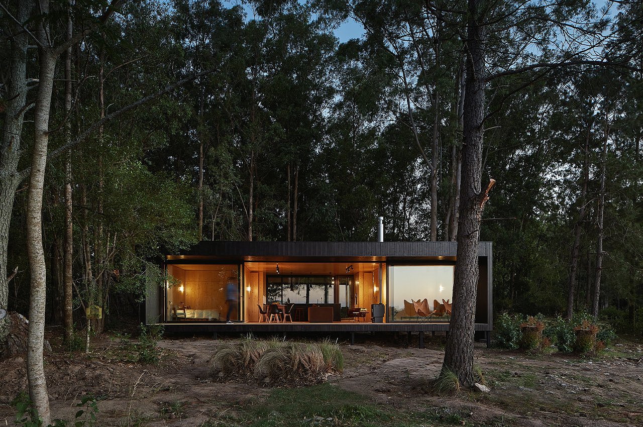 Black cabin，Modular architecture，Preform，Colonia coast，