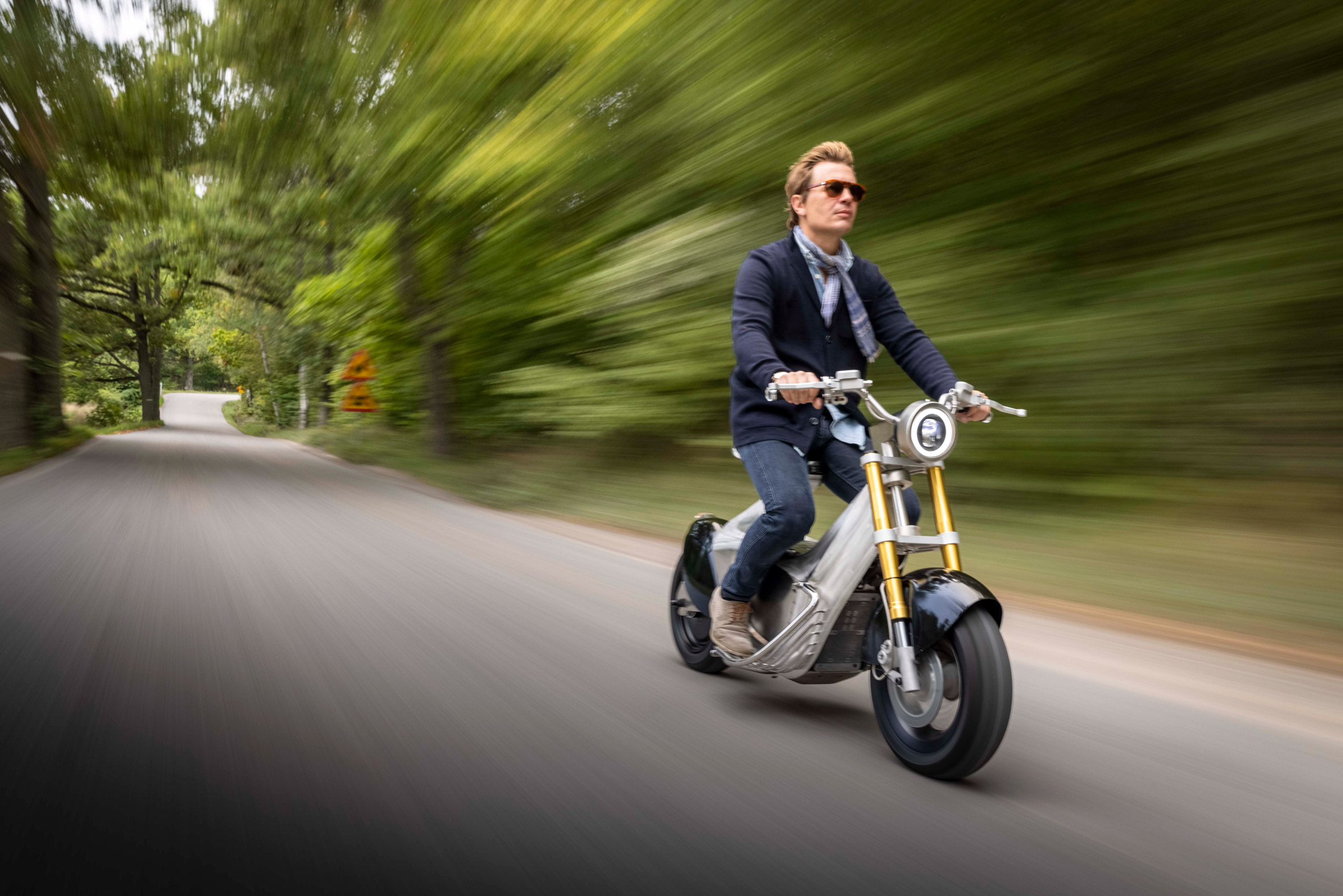 transport，Steel origami Technology，automobile，Scooter，Motorcycle，