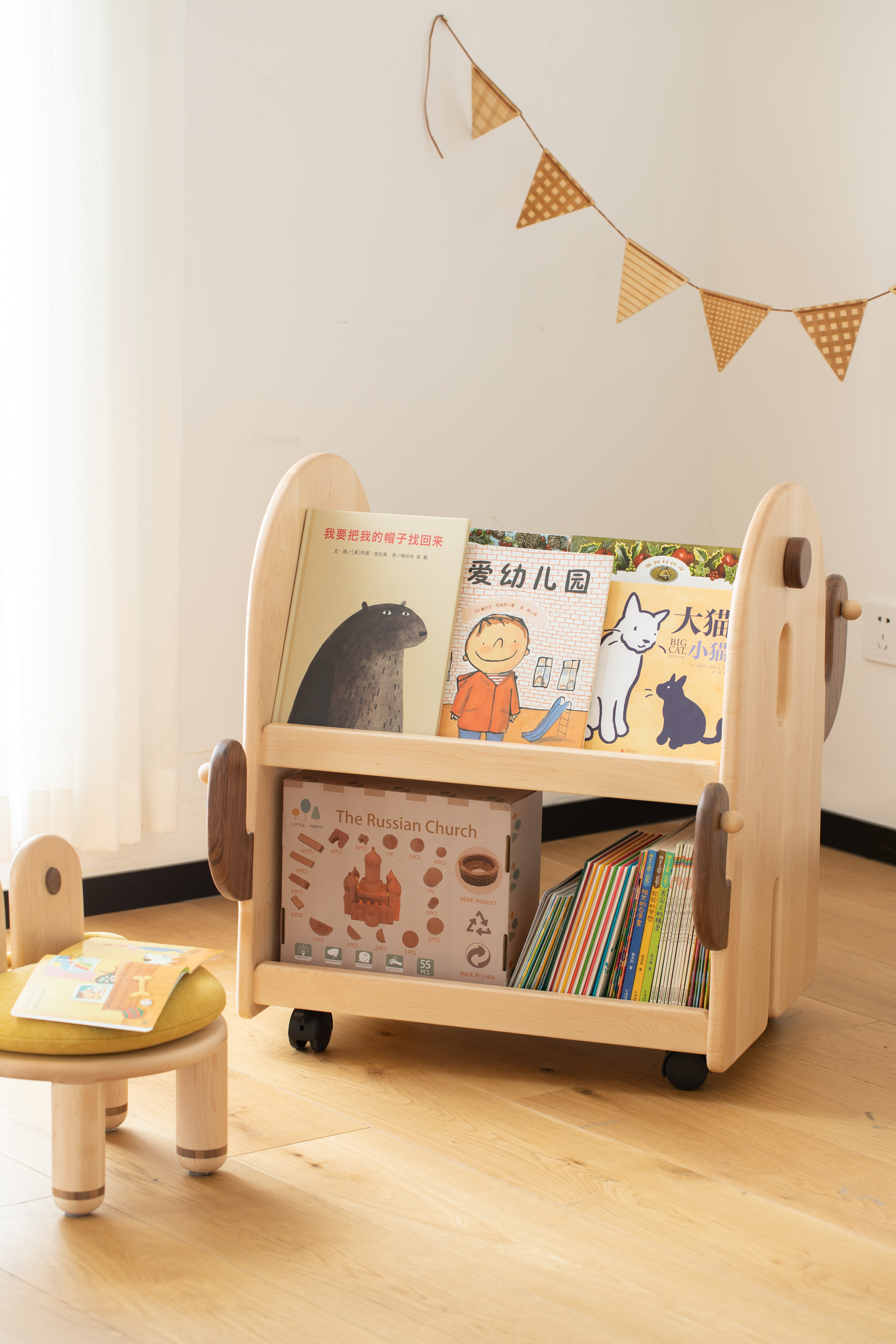Children's furniture，Trolley，Solid wood furniture，Original furniture，Picture book rack，Toy cabinet，