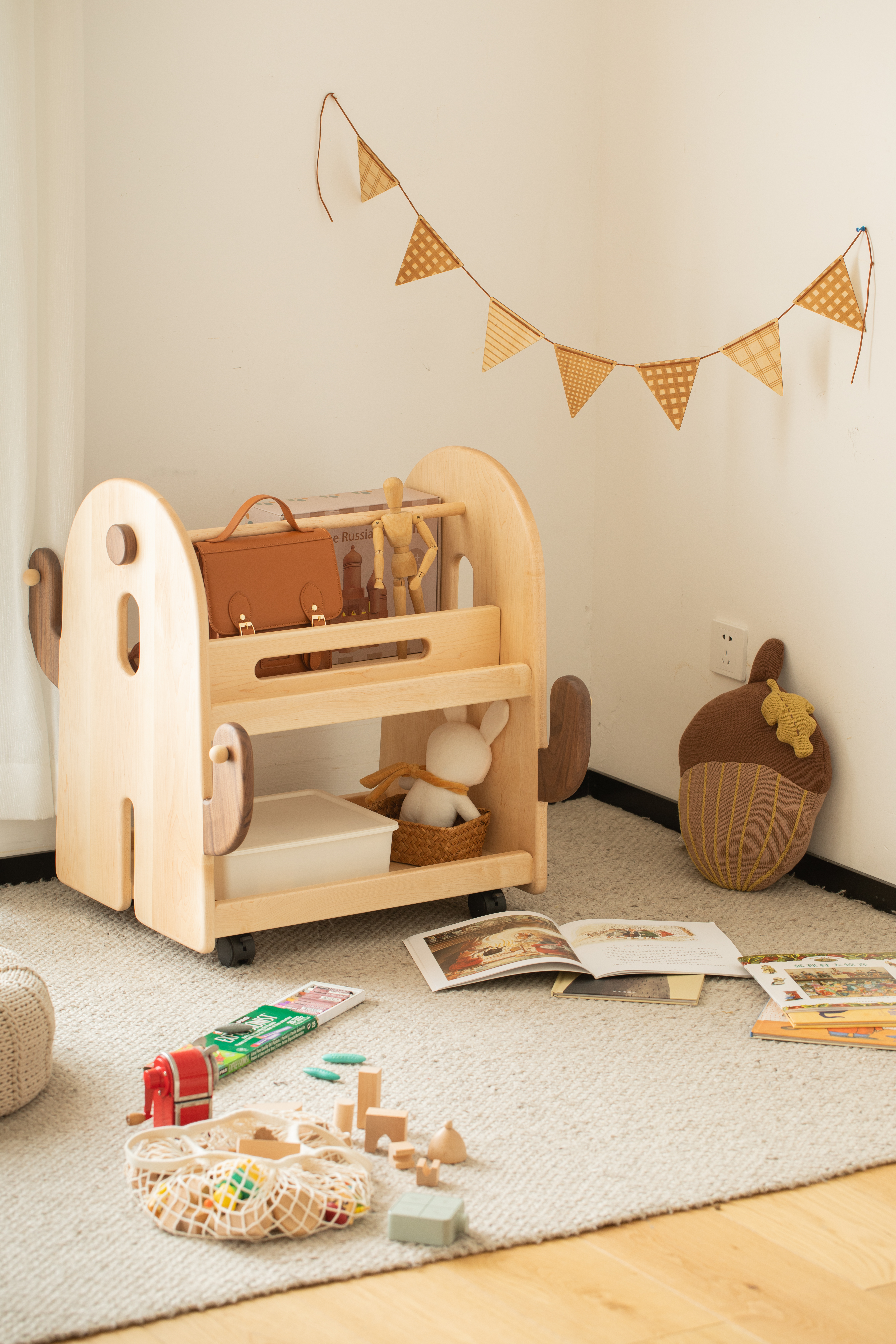 Children's furniture，Trolley，Solid wood furniture，Original furniture，Picture book rack，Toy cabinet，