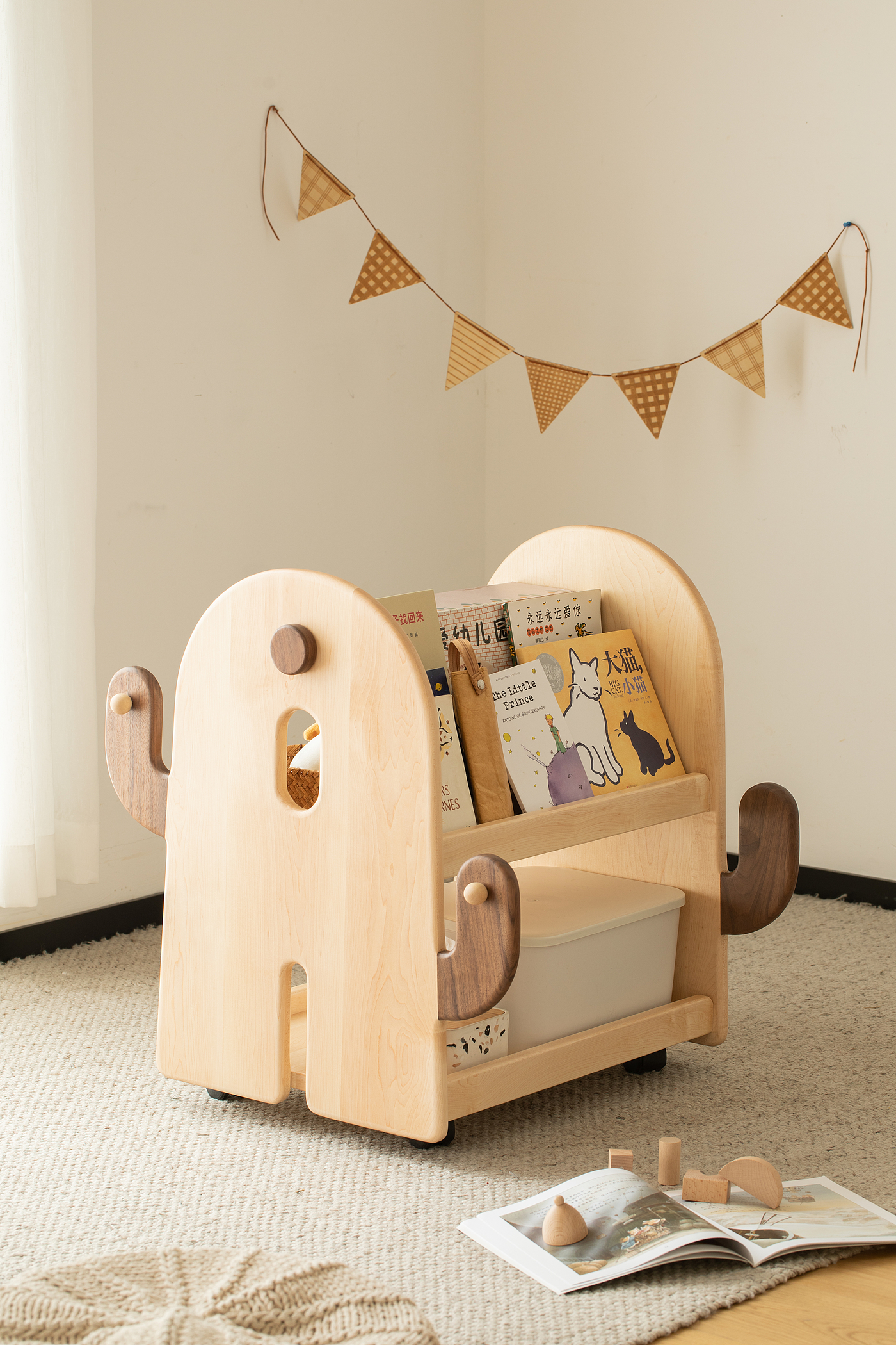 Children's furniture，Trolley，Solid wood furniture，Original furniture，Picture book rack，Toy cabinet，