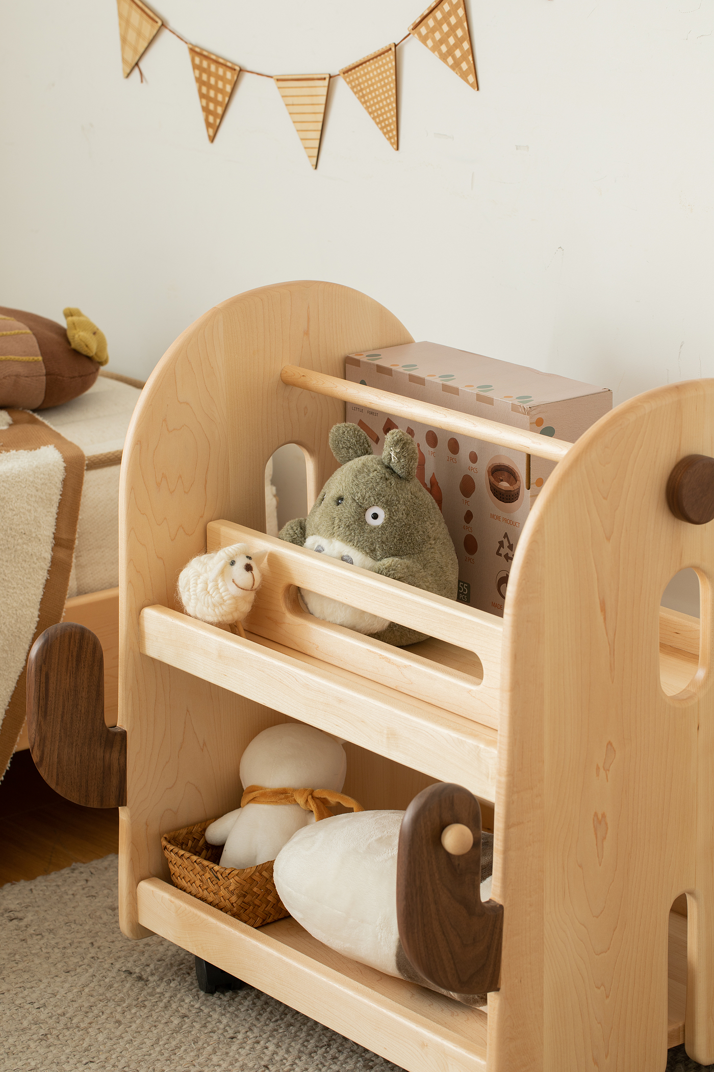 儿童家具，小推车，实木家具，原创家具，绘本架，玩具柜，