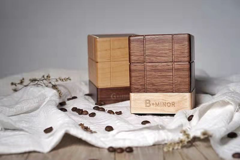 Bluetooth Speaker ，wooden ，Valentine's Day gift，