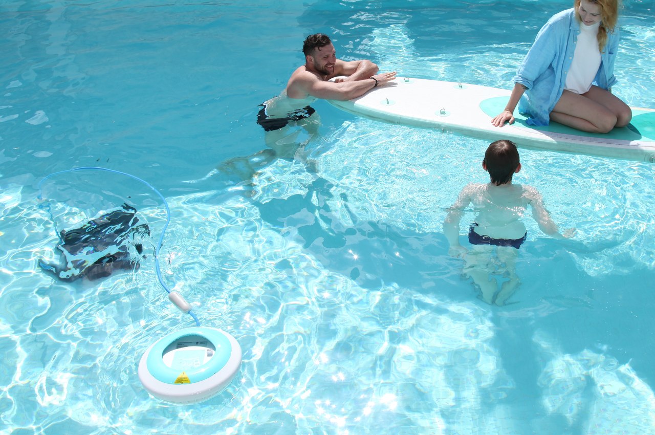 robot，clean，Vacuum cleaner，Underwater，Game pool，