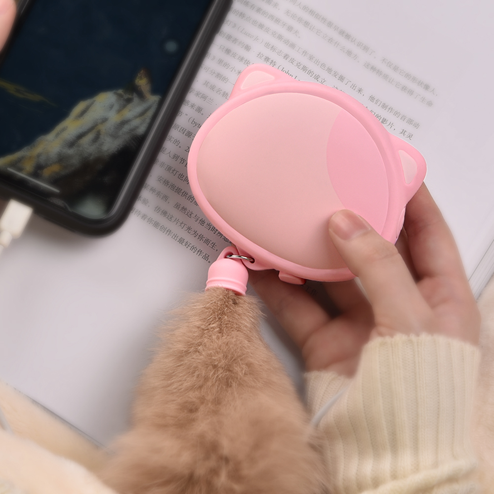 Give your girlfriend a warm care，