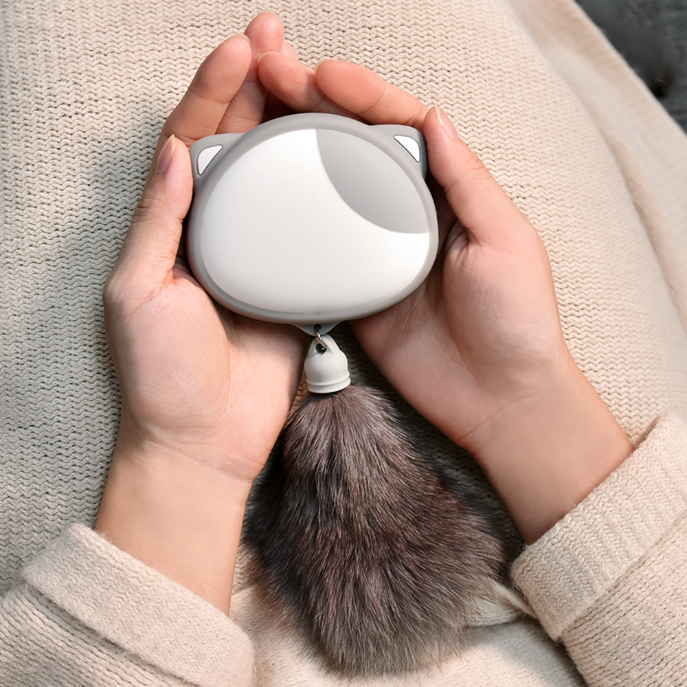 Give your girlfriend a warm care，