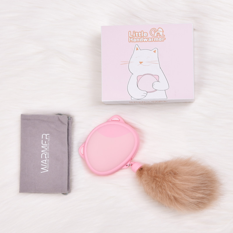 Give your girlfriend a warm care，