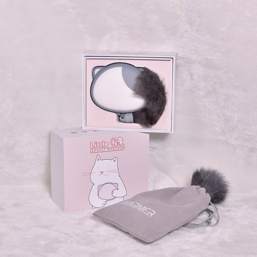 Give your girlfriend a warm care，