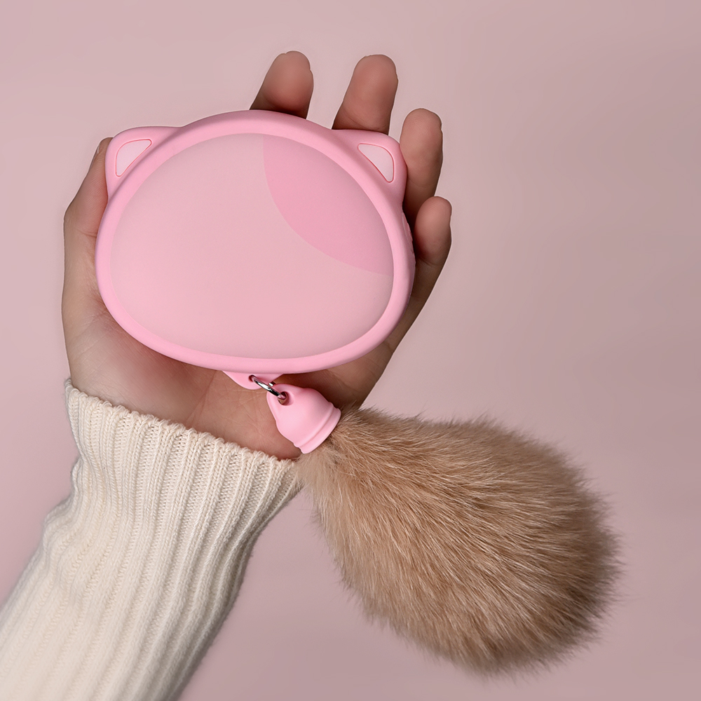 Give your girlfriend a warm care，