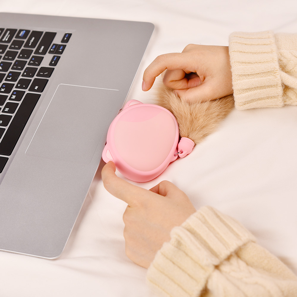 Give your girlfriend a warm care，