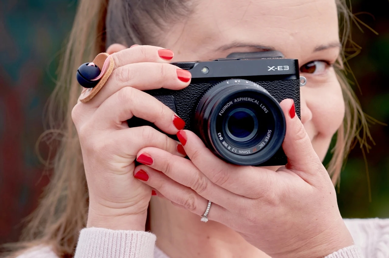 Small，black，Camera buckle，Small object，convenient，originality，