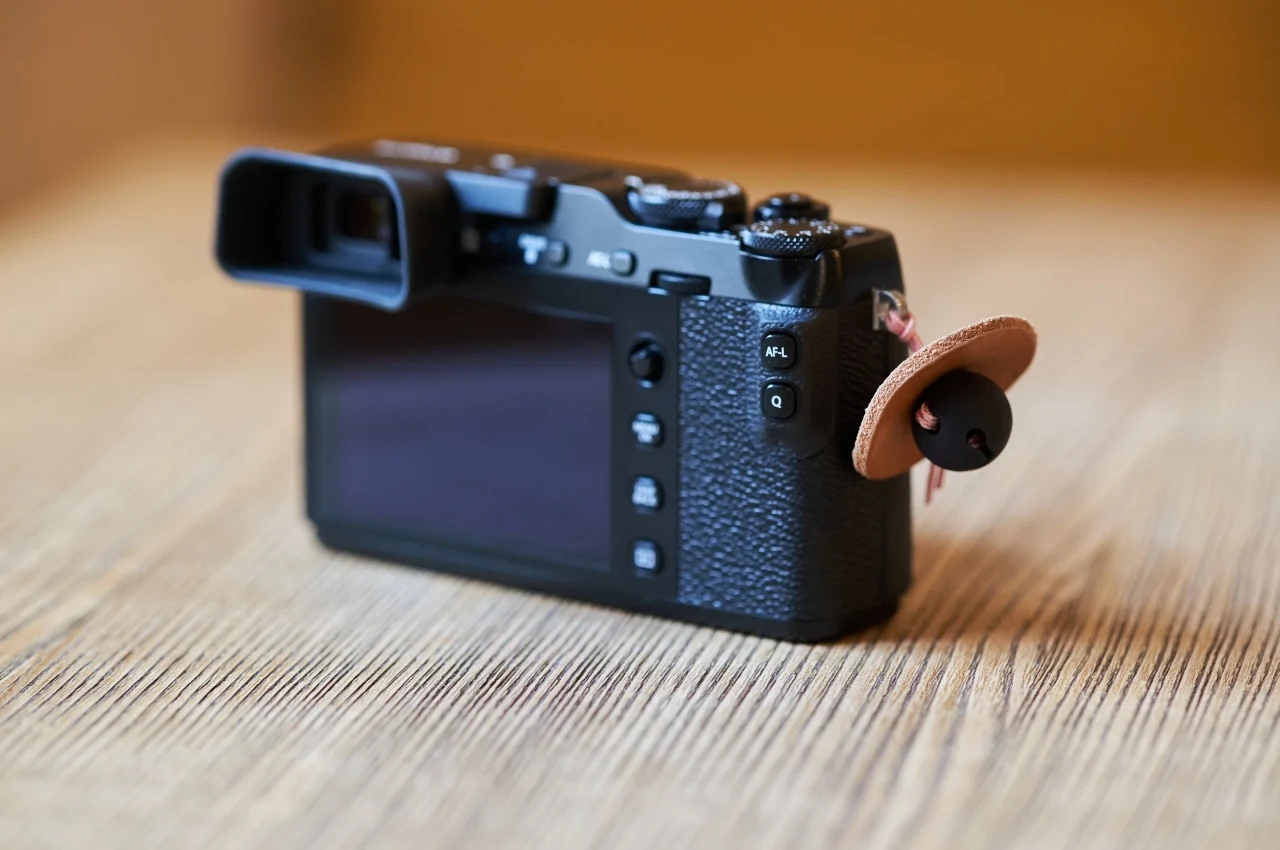 Small，black，Camera buckle，Small object，convenient，originality，