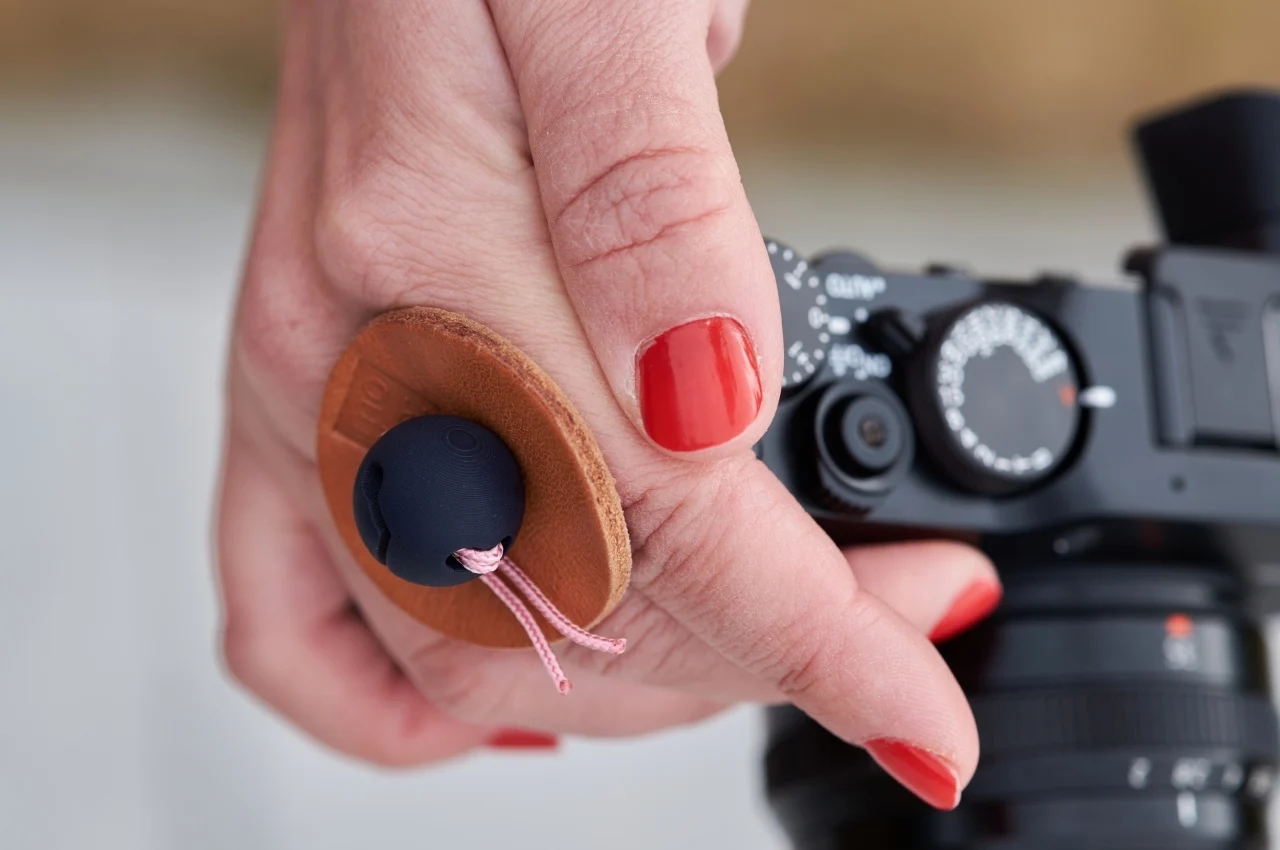 Small，black，Camera buckle，Small object，convenient，originality，