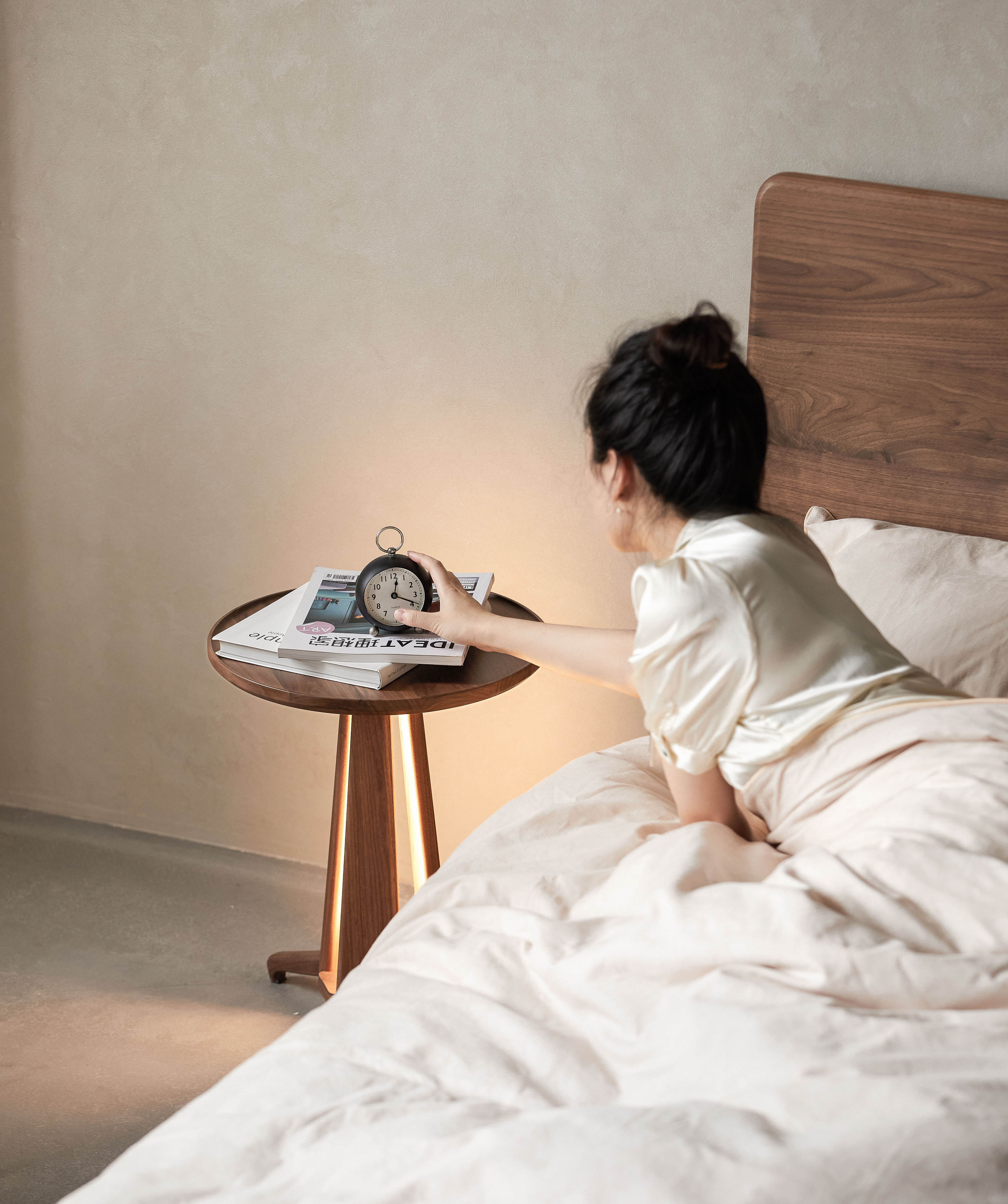 Furniture designer Ren Mengying，