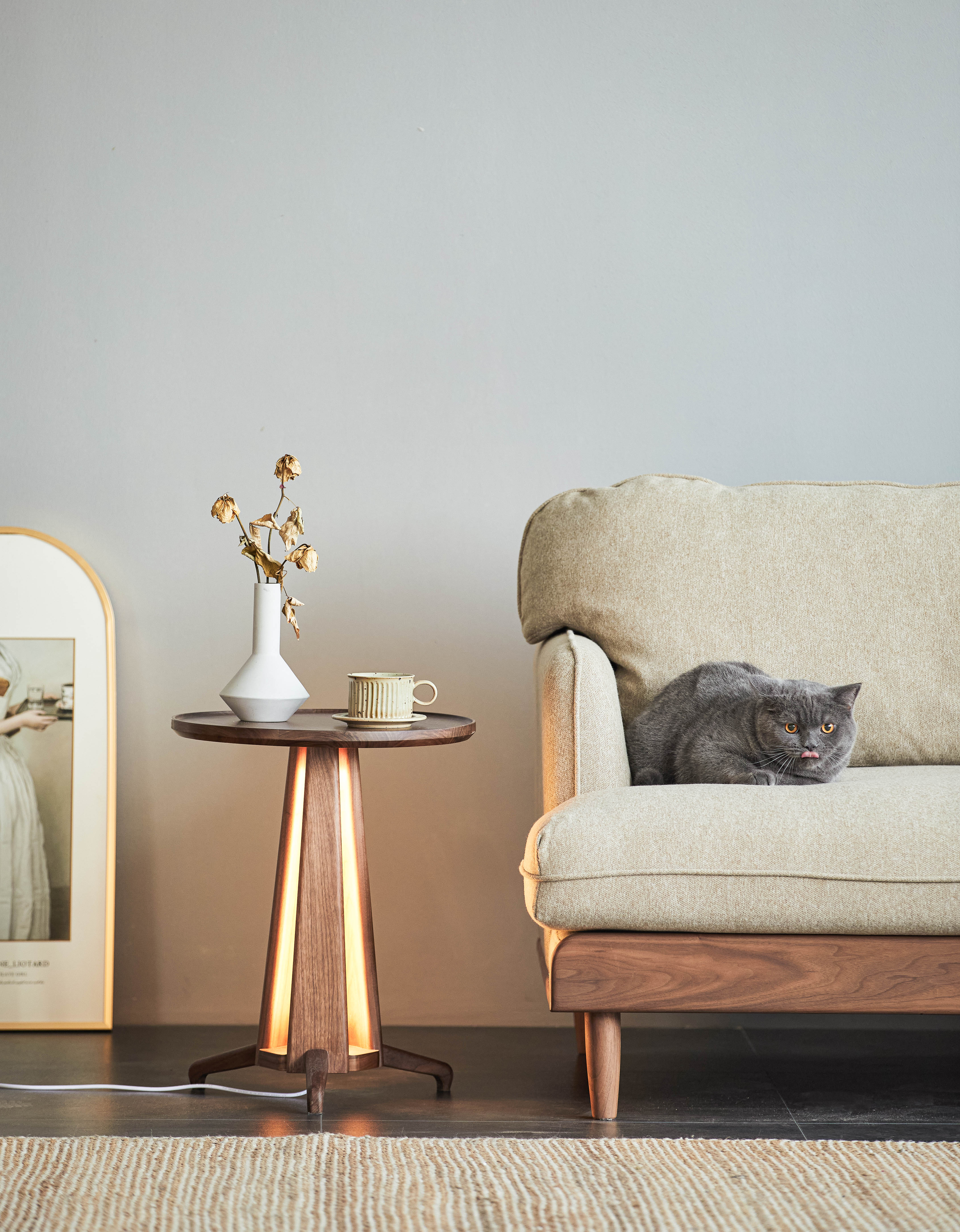 Furniture designer Ren Mengying，