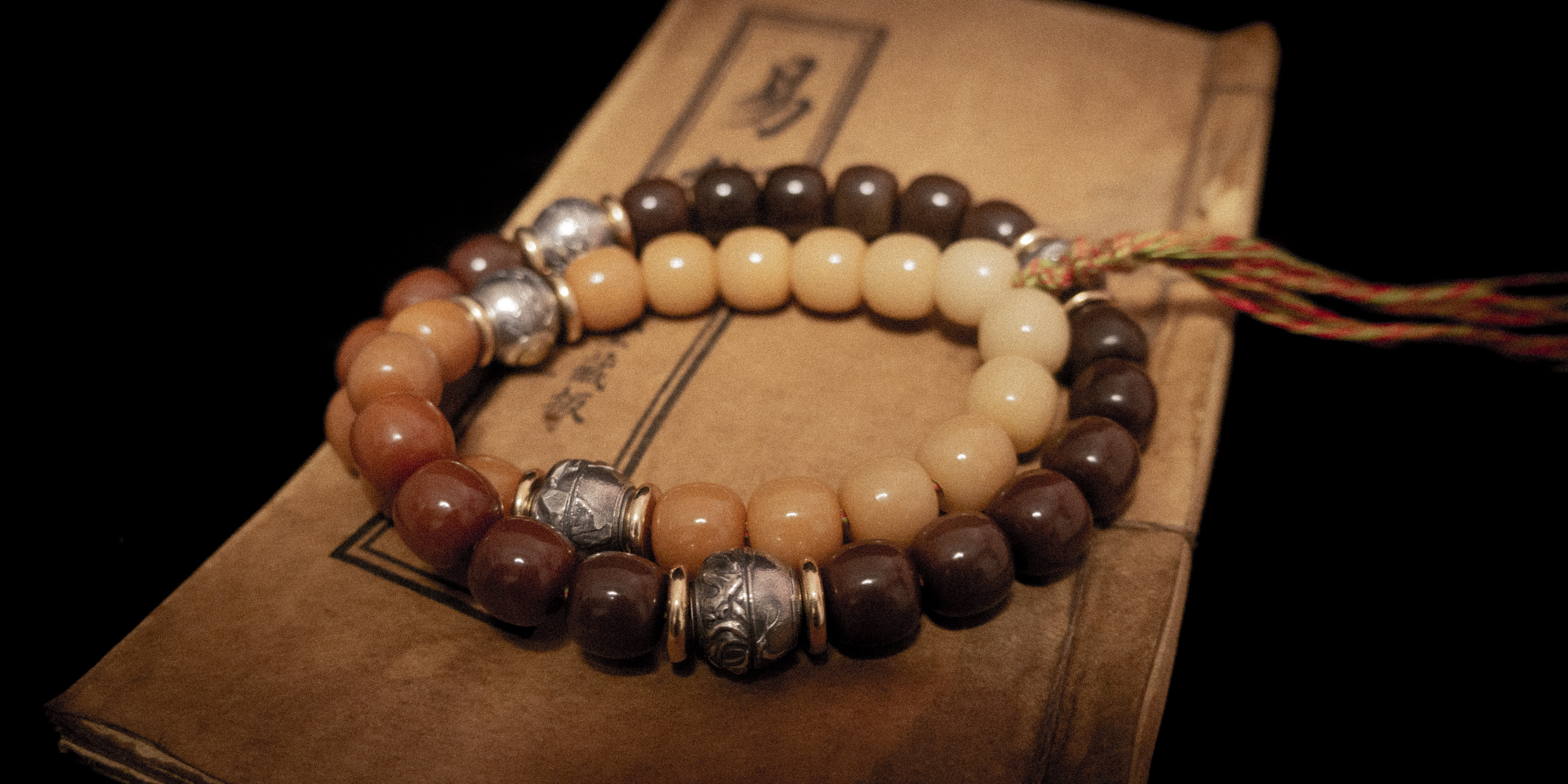 National style，Silver ornaments，