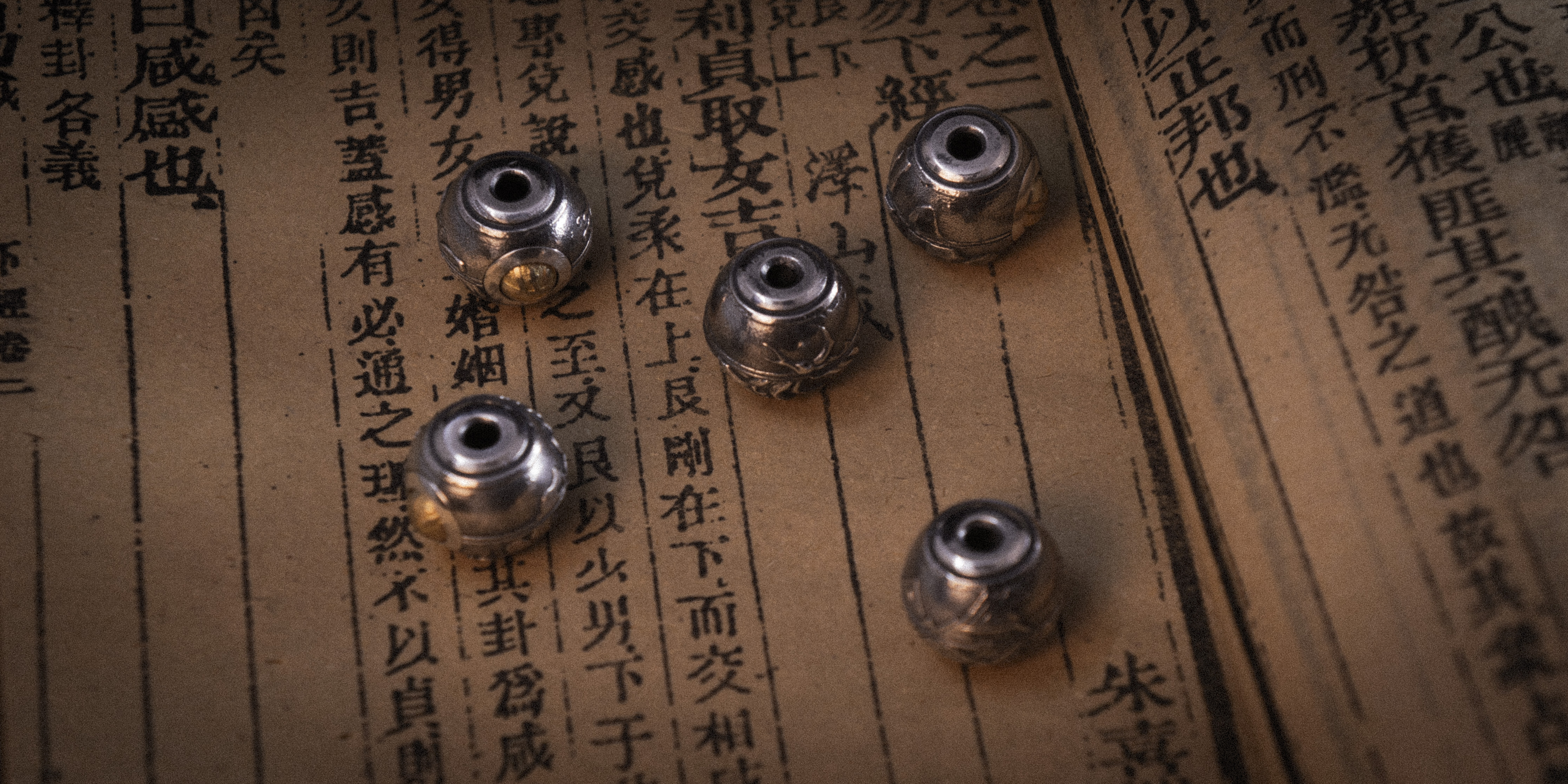 National style，Silver ornaments，