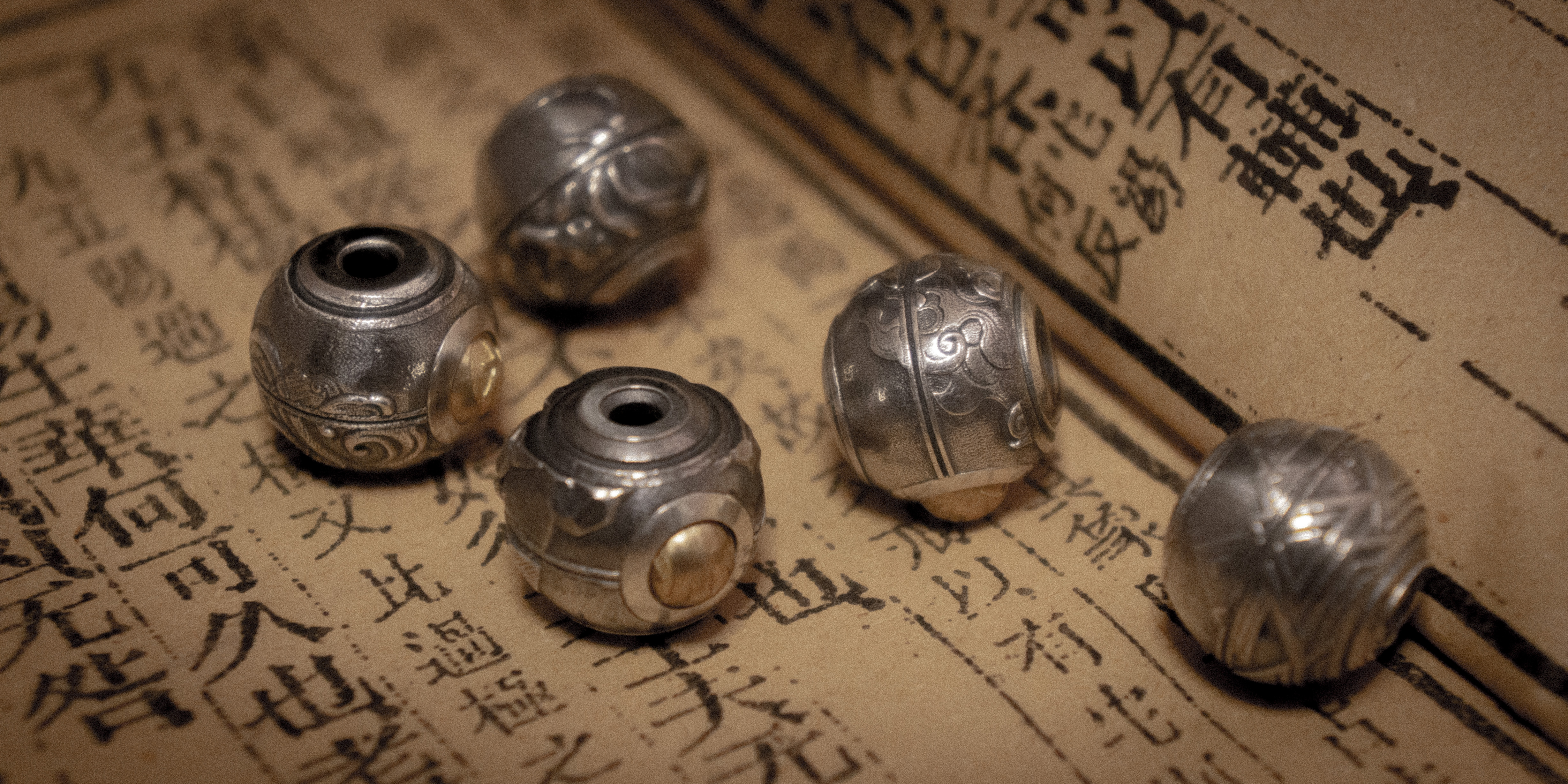 National style，Silver ornaments，