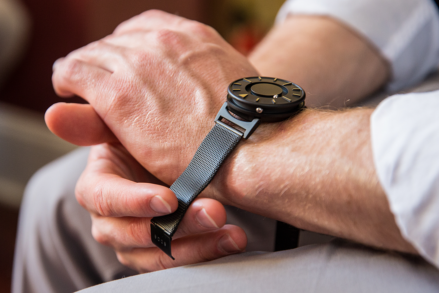 blind，Wrist watch，Caring design，Wearable ，magnetic force，2015 CORE77，