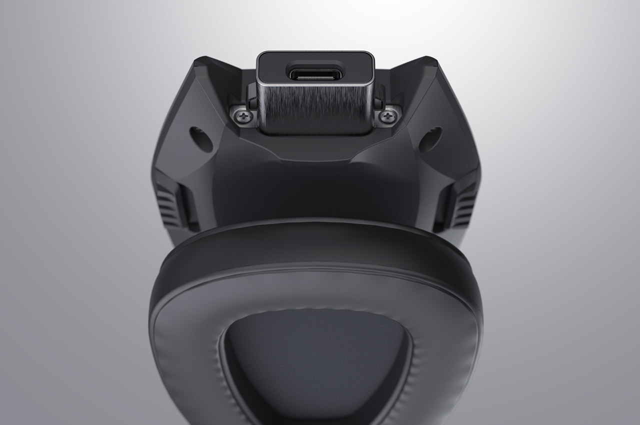 headset，conversation，music，drive，