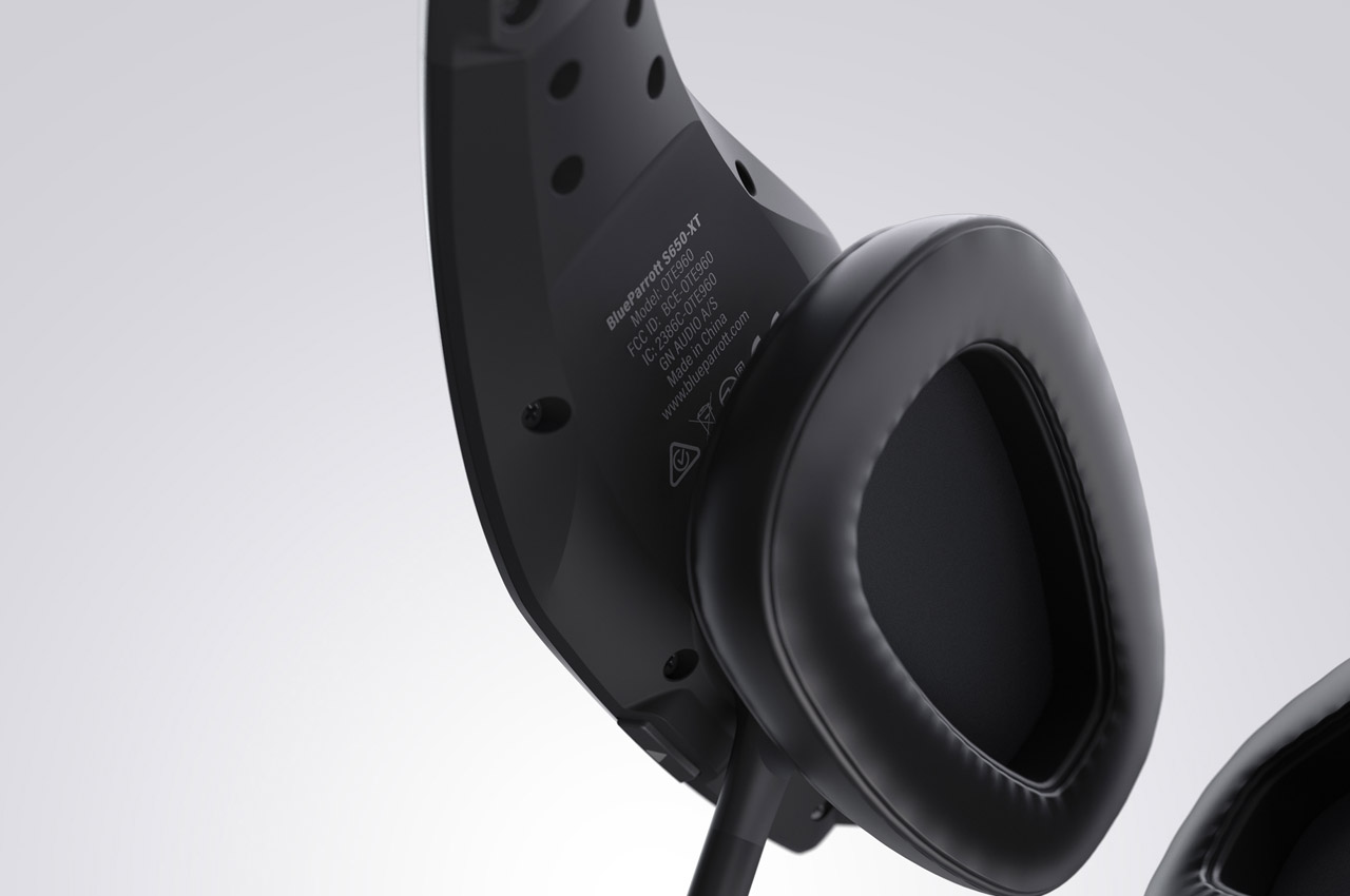 headset，conversation，music，drive，