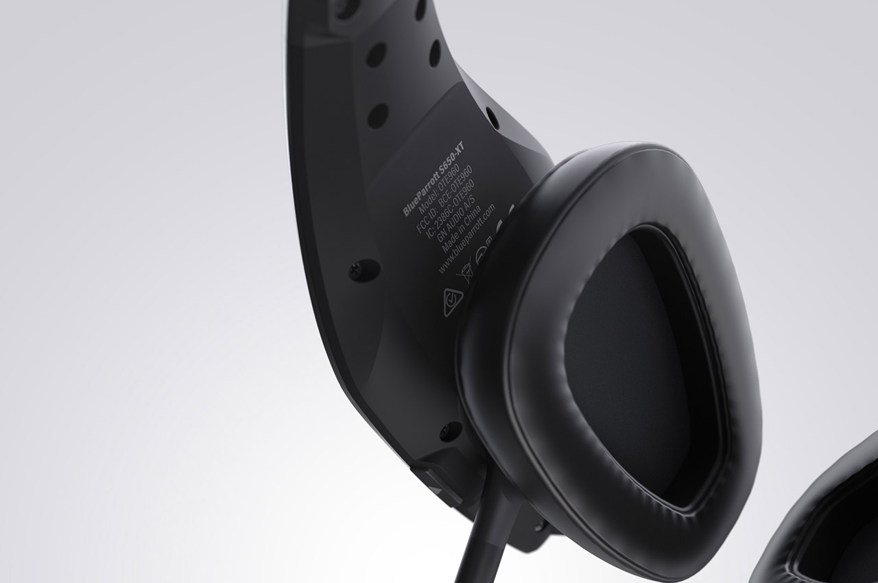 headset，conversation，music，drive，