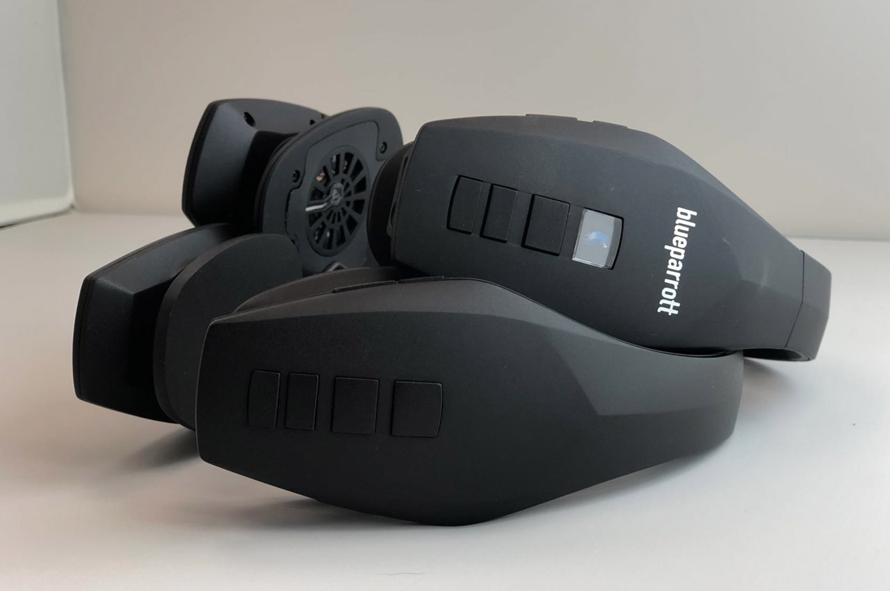 headset，conversation，music，drive，