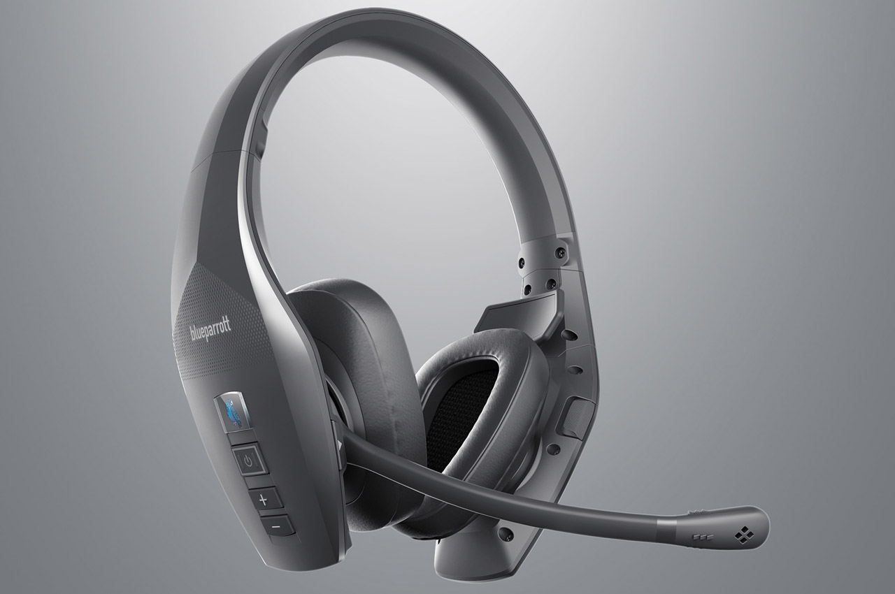 headset，conversation，music，drive，