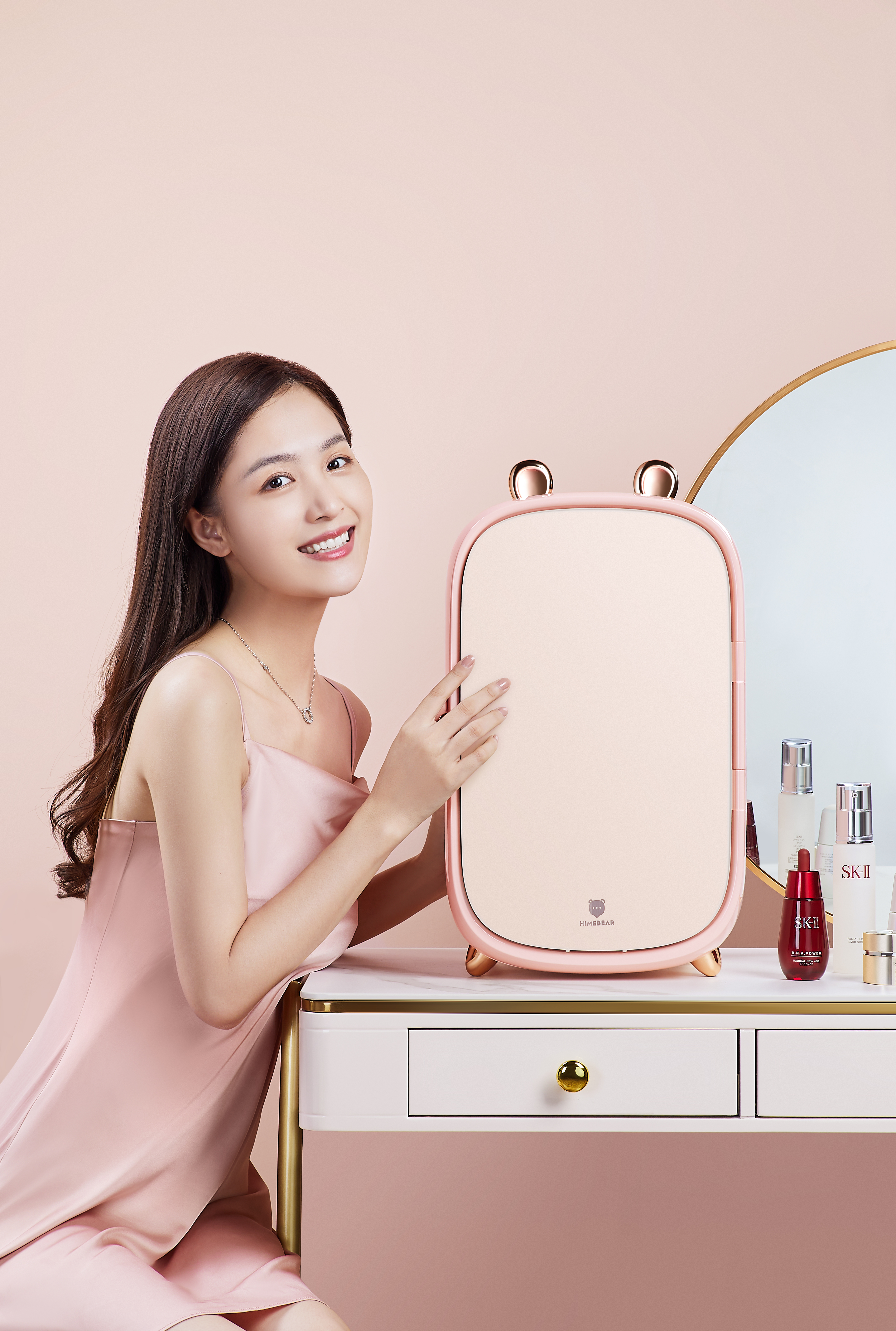 Refrigerator，Beauty makeup，female sex，Cosmetics，cold storage，constant temperature，intelligence，fashion，