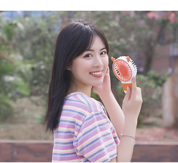 Cute and small, easy to carry, windy and silent!!!，