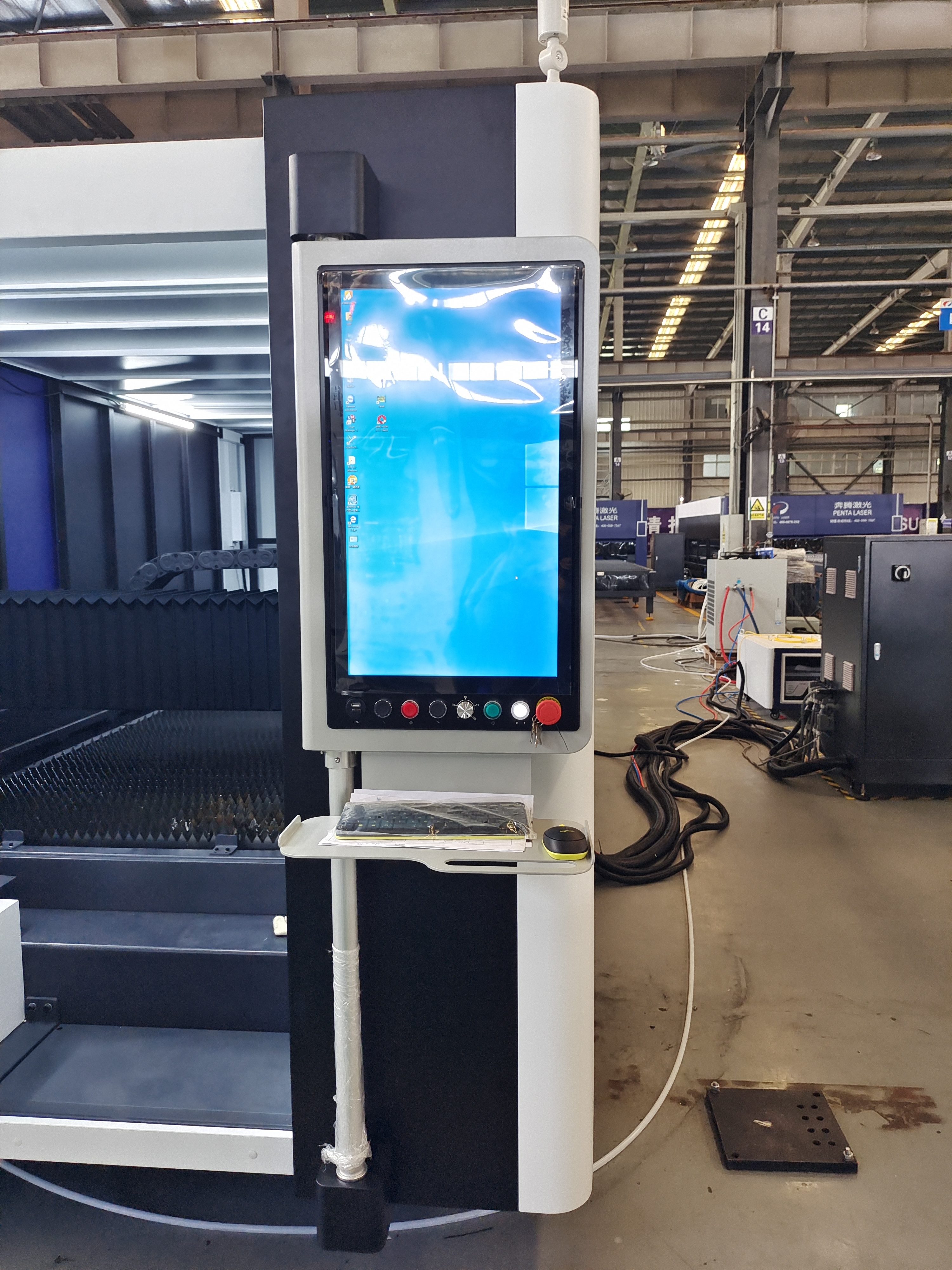 Swing 7 laser cutting machine (for export only)，