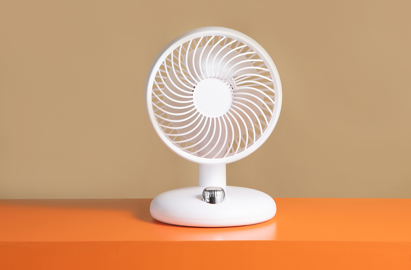 Air circulation fan, wind comfort, electroplating knob, stepless speed regulation，