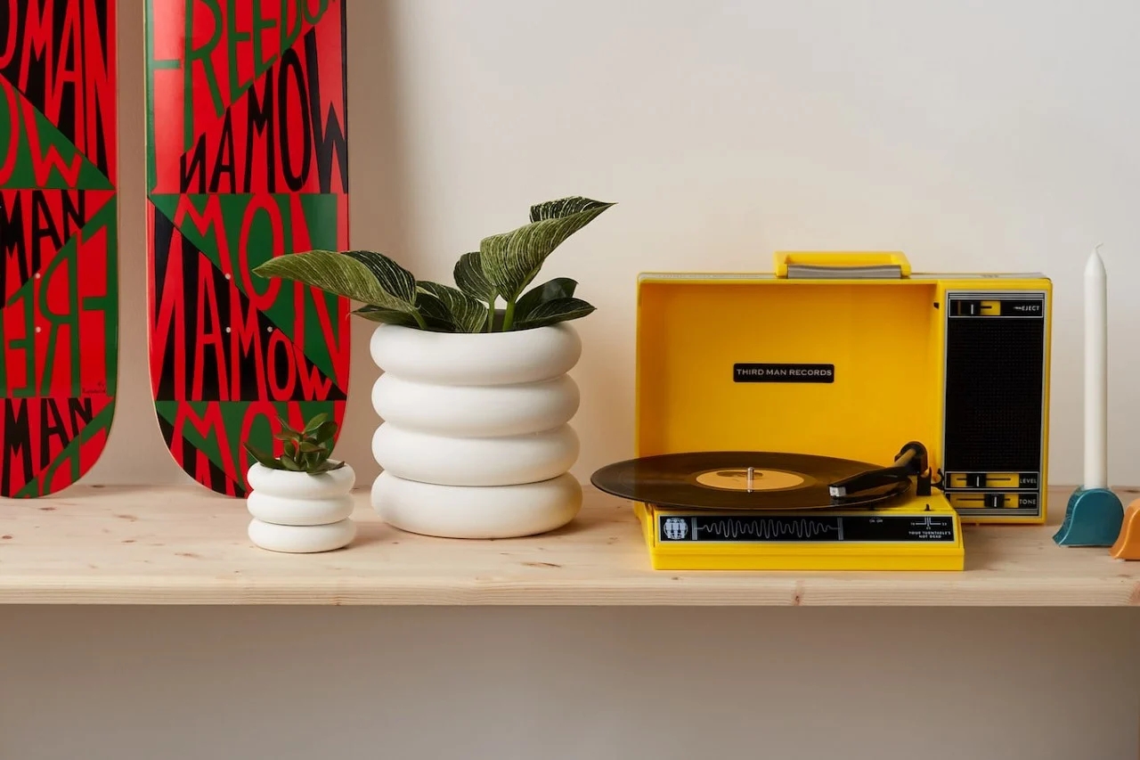originality，Retro，player，yellow，Portable，Vinyl record player，