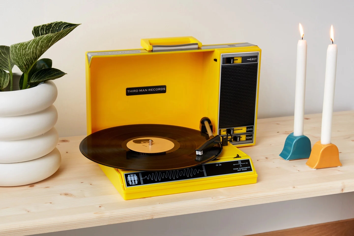 originality，Retro，player，yellow，Portable，Vinyl record player，
