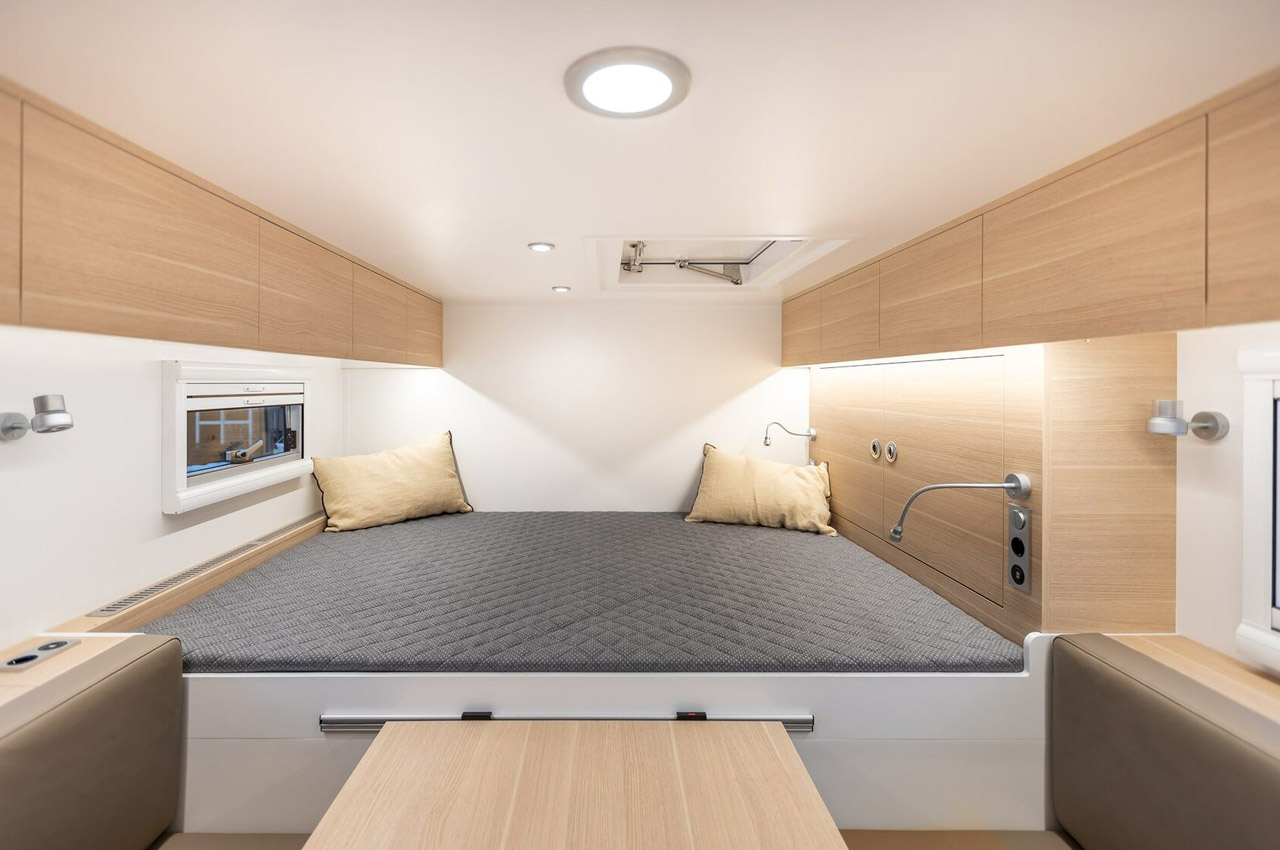 vehicle，Touring car，Benz，automobile，