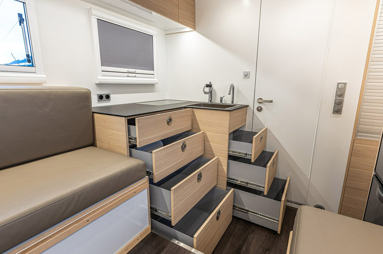 vehicle，Touring car，Benz，automobile，