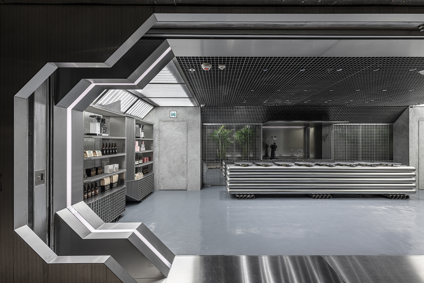 coffee shop，Cold Tone，Industrial wind，Punk Sense，Metal breath，