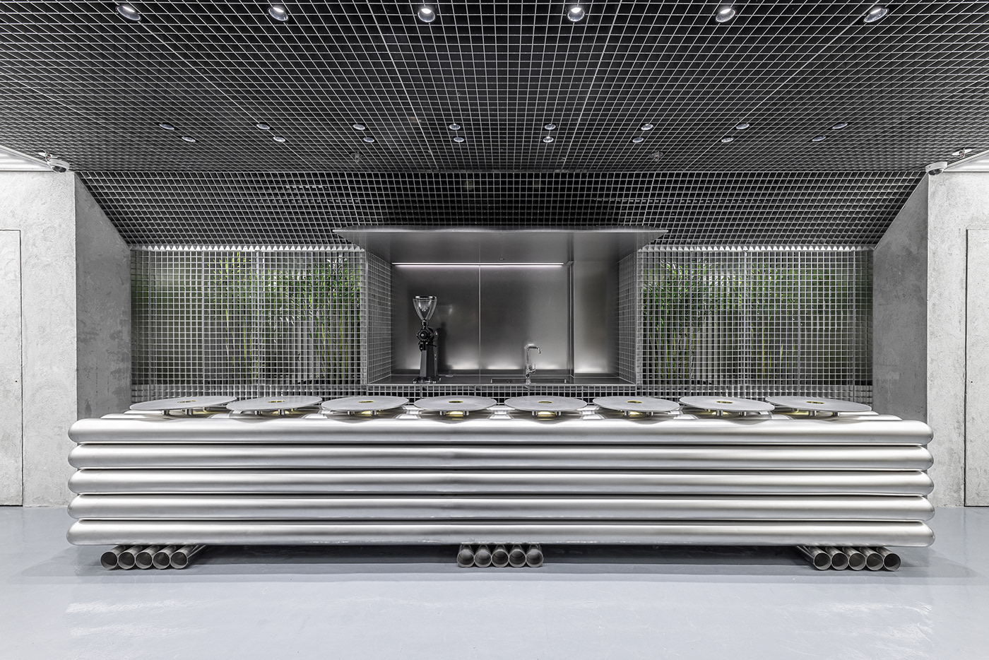 coffee shop，Cold Tone，Industrial wind，Punk Sense，Metal breath，