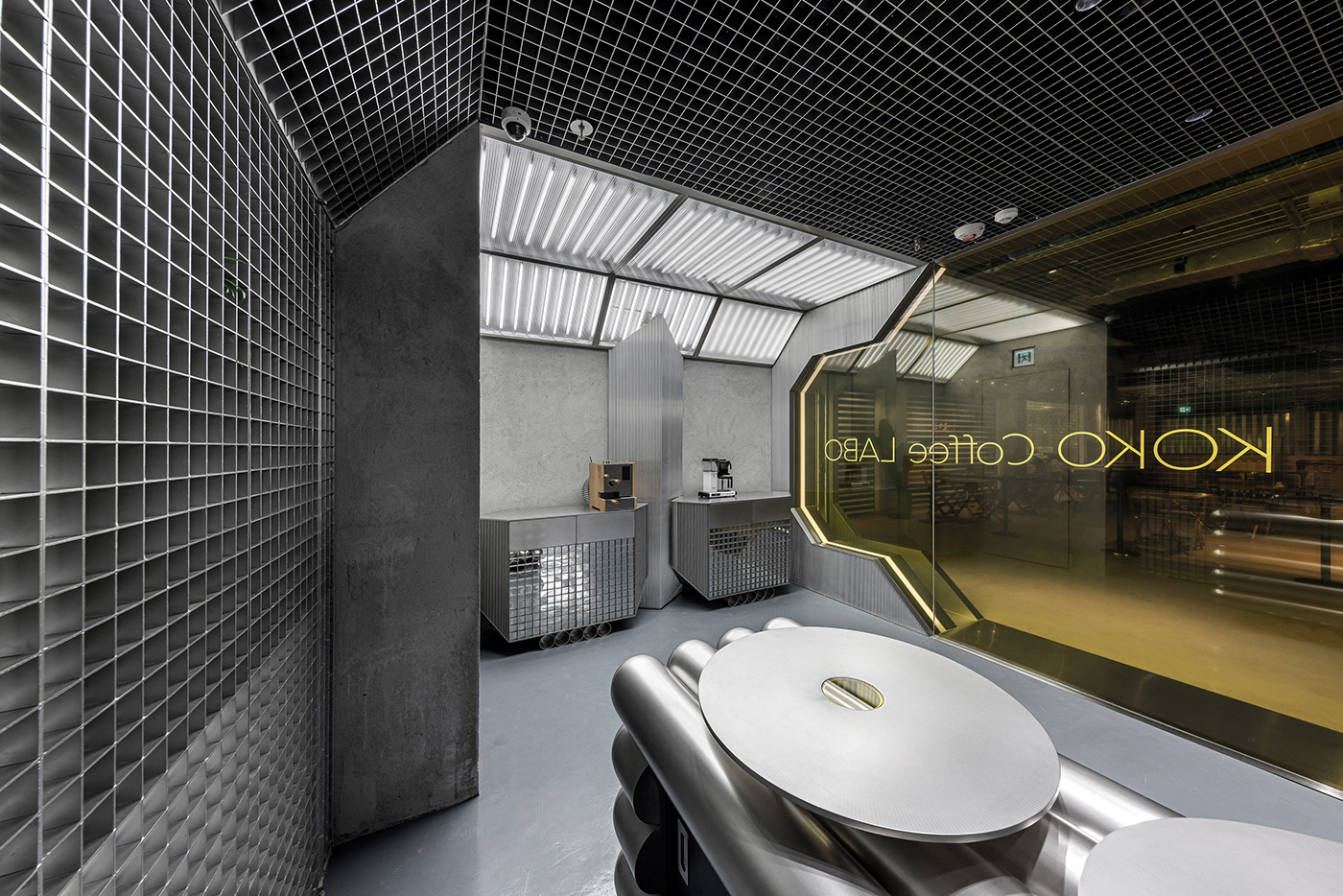 coffee shop，Cold Tone，Industrial wind，Punk Sense，Metal breath，