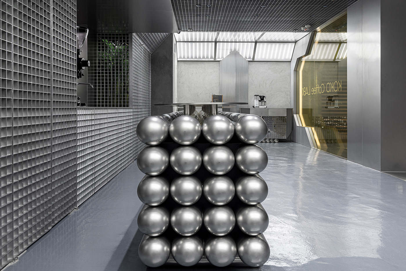 coffee shop，Cold Tone，Industrial wind，Punk Sense，Metal breath，