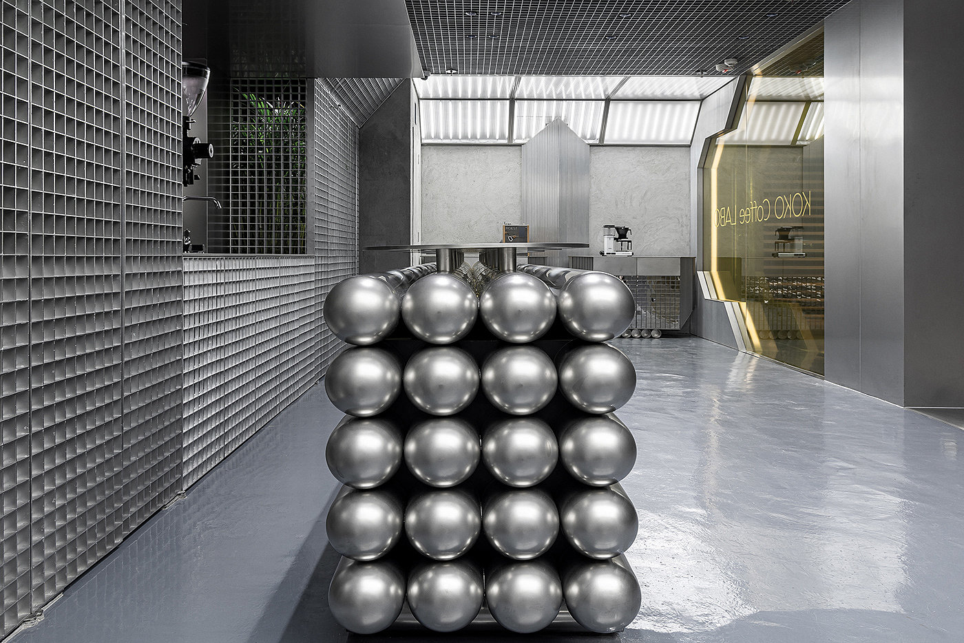 coffee shop，Cold Tone，Industrial wind，Punk Sense，Metal breath，